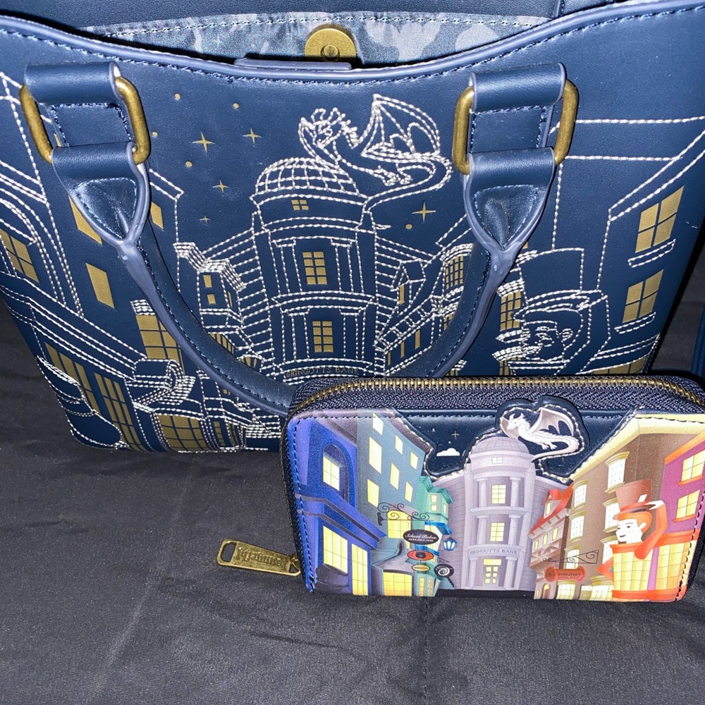 Loungefly Harry Potter purse and wallet set